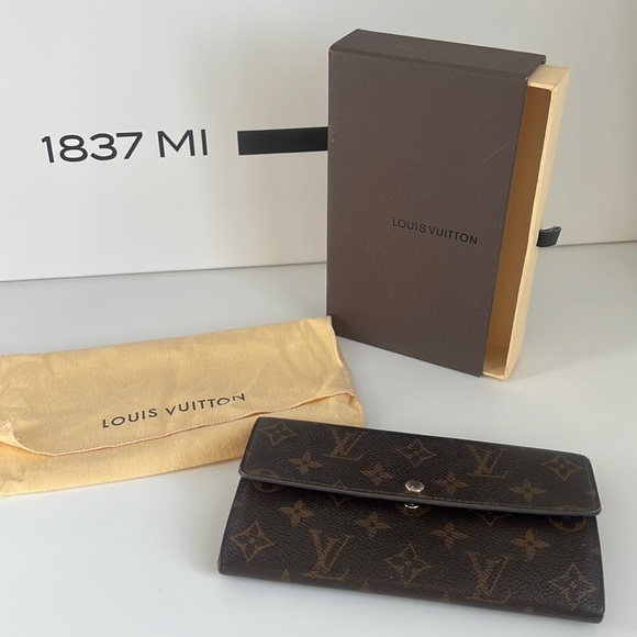 Louis Vuitton Sarah wallet - Picture 1 of 7